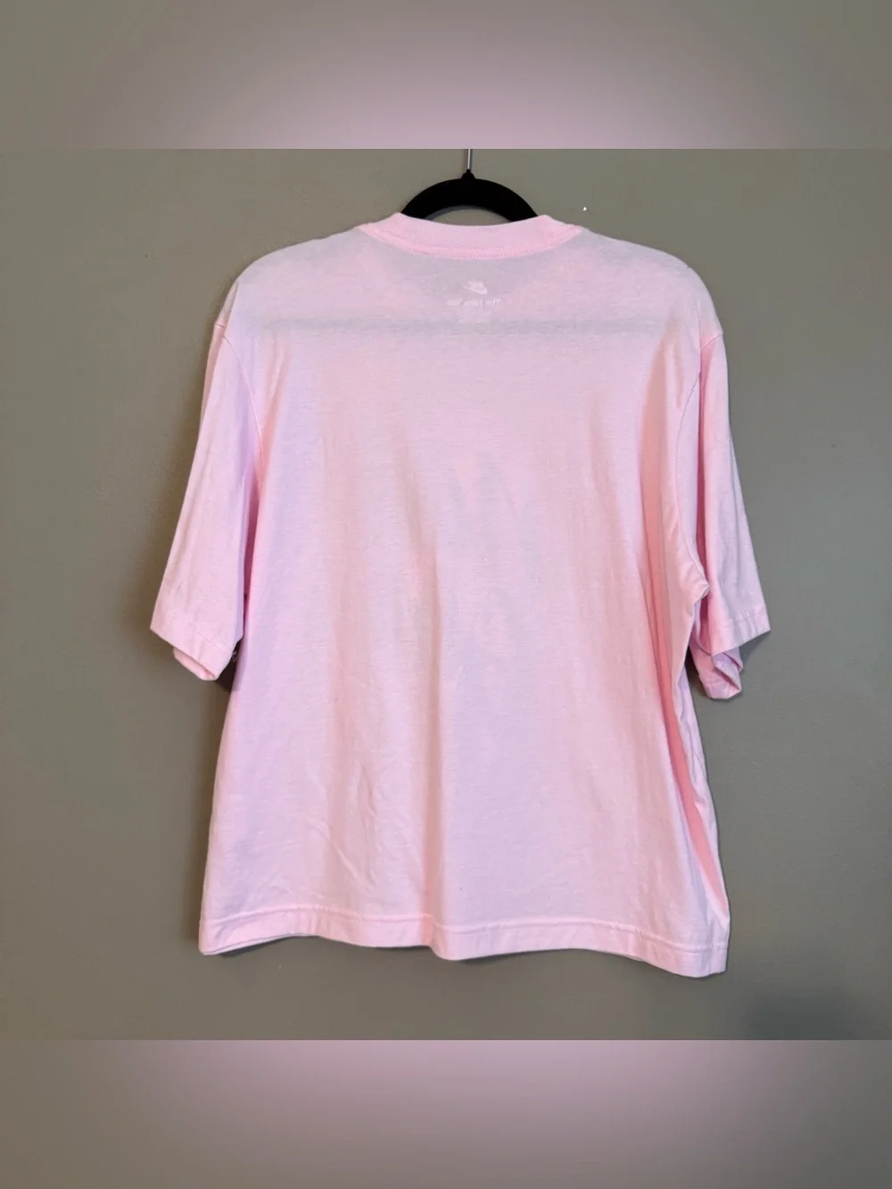 Nike Essentials Pink Airbrushed “Nike Girl” Graphic Boxy Fit Tshirt Medium NWT